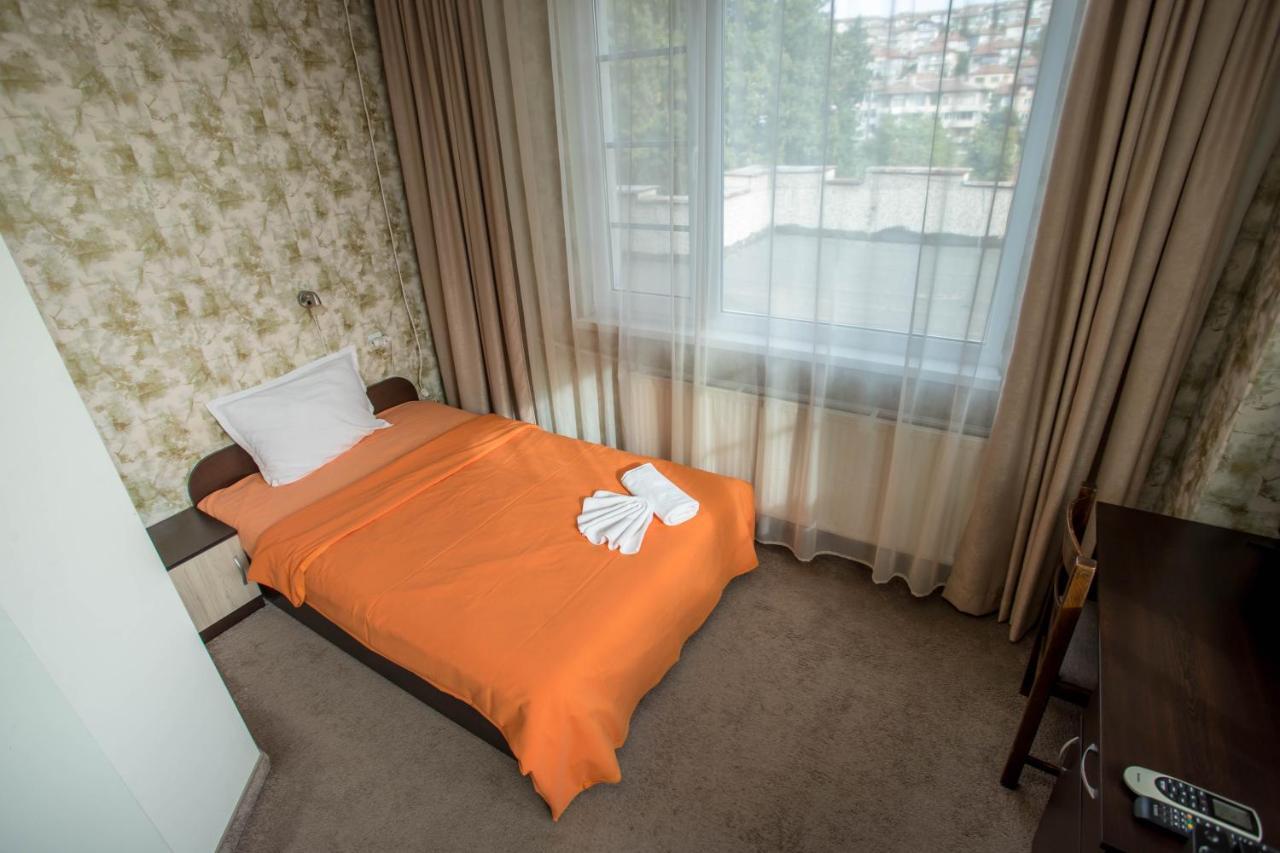 Park Hotel Ivailo Veliko Tarnovo Exterior photo