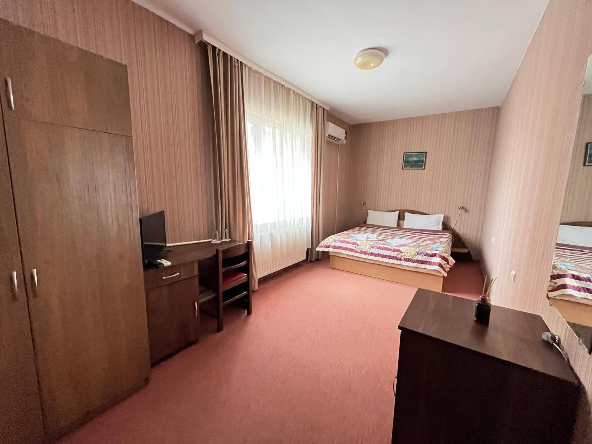 Park Hotel Ivailo Veliko Tarnovo Room photo