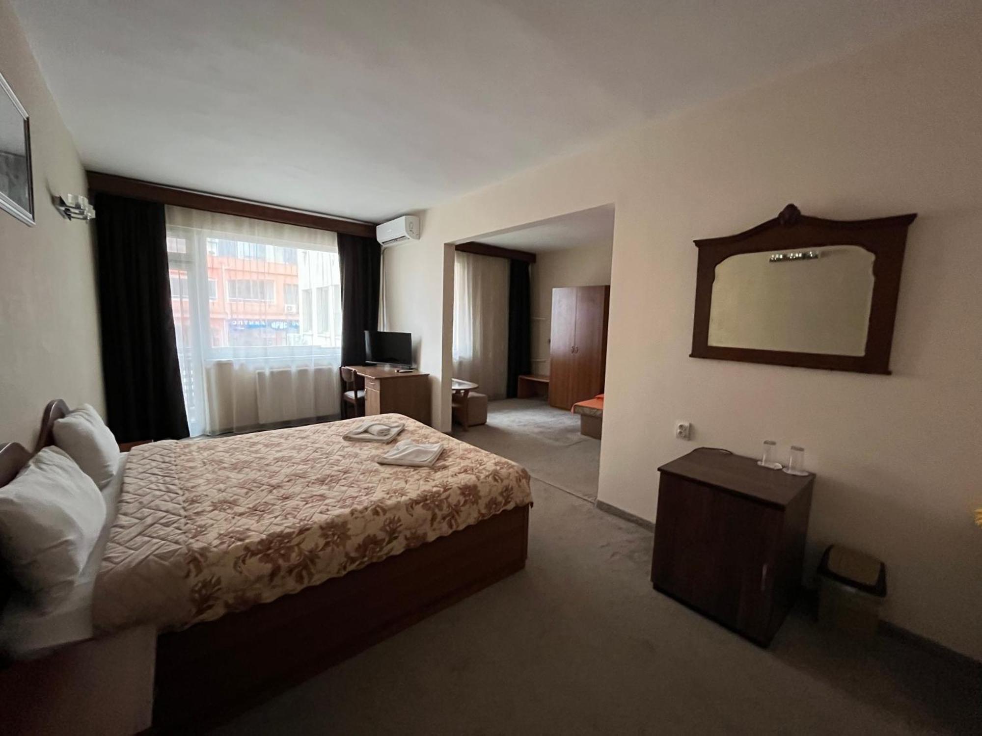 Park Hotel Ivailo Veliko Tarnovo Room photo