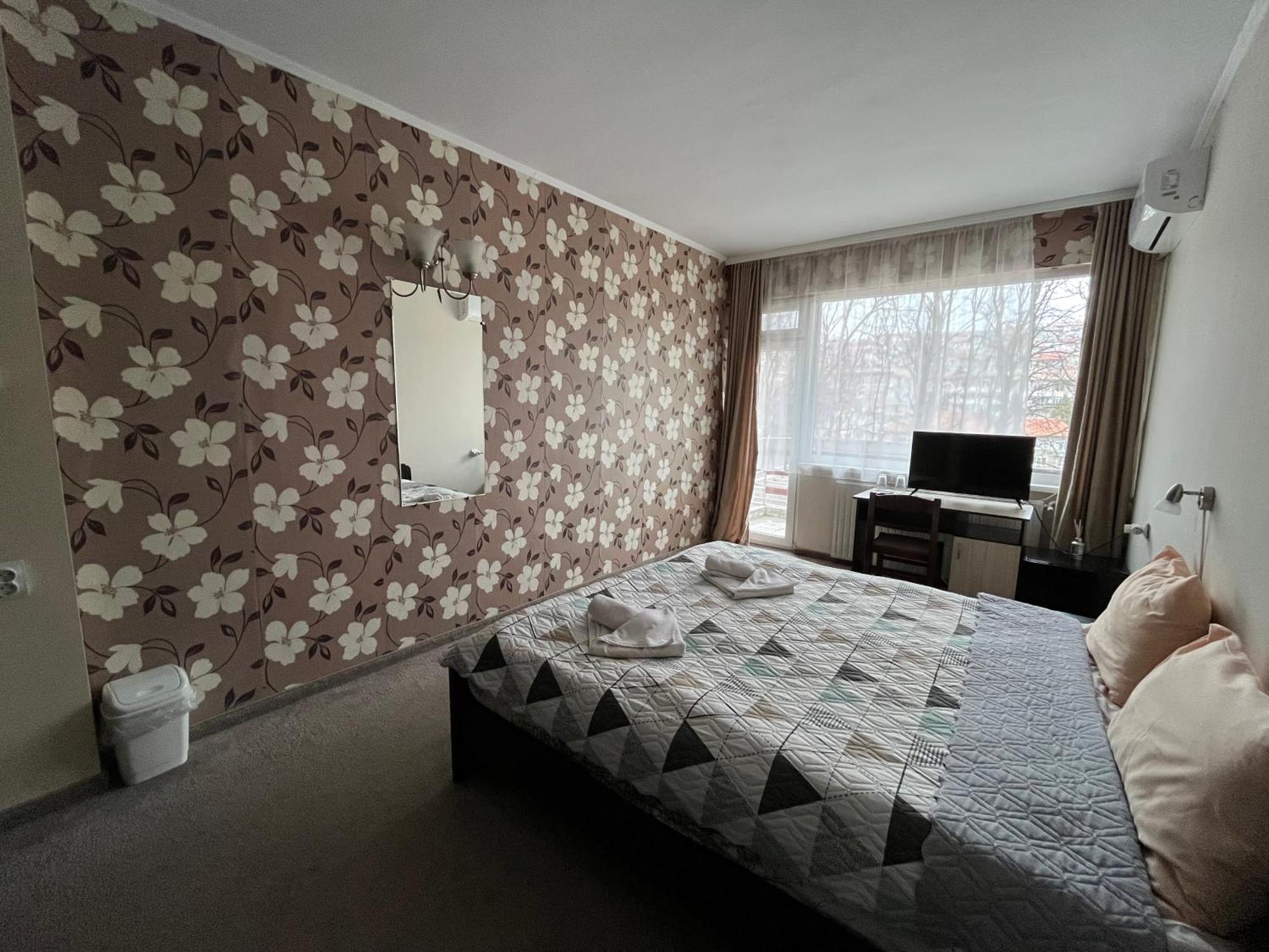 Park Hotel Ivailo Veliko Tarnovo Room photo